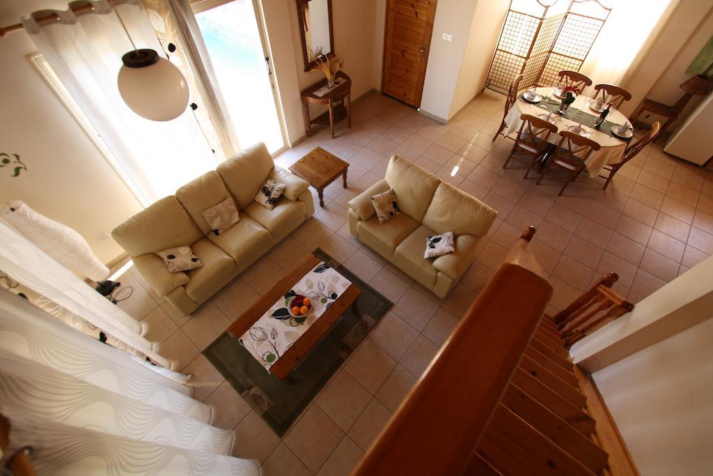 Hilltop Chalet Pissouri Room photo