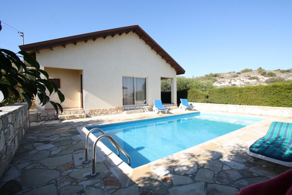 Hilltop Chalet Pissouri Exterior photo